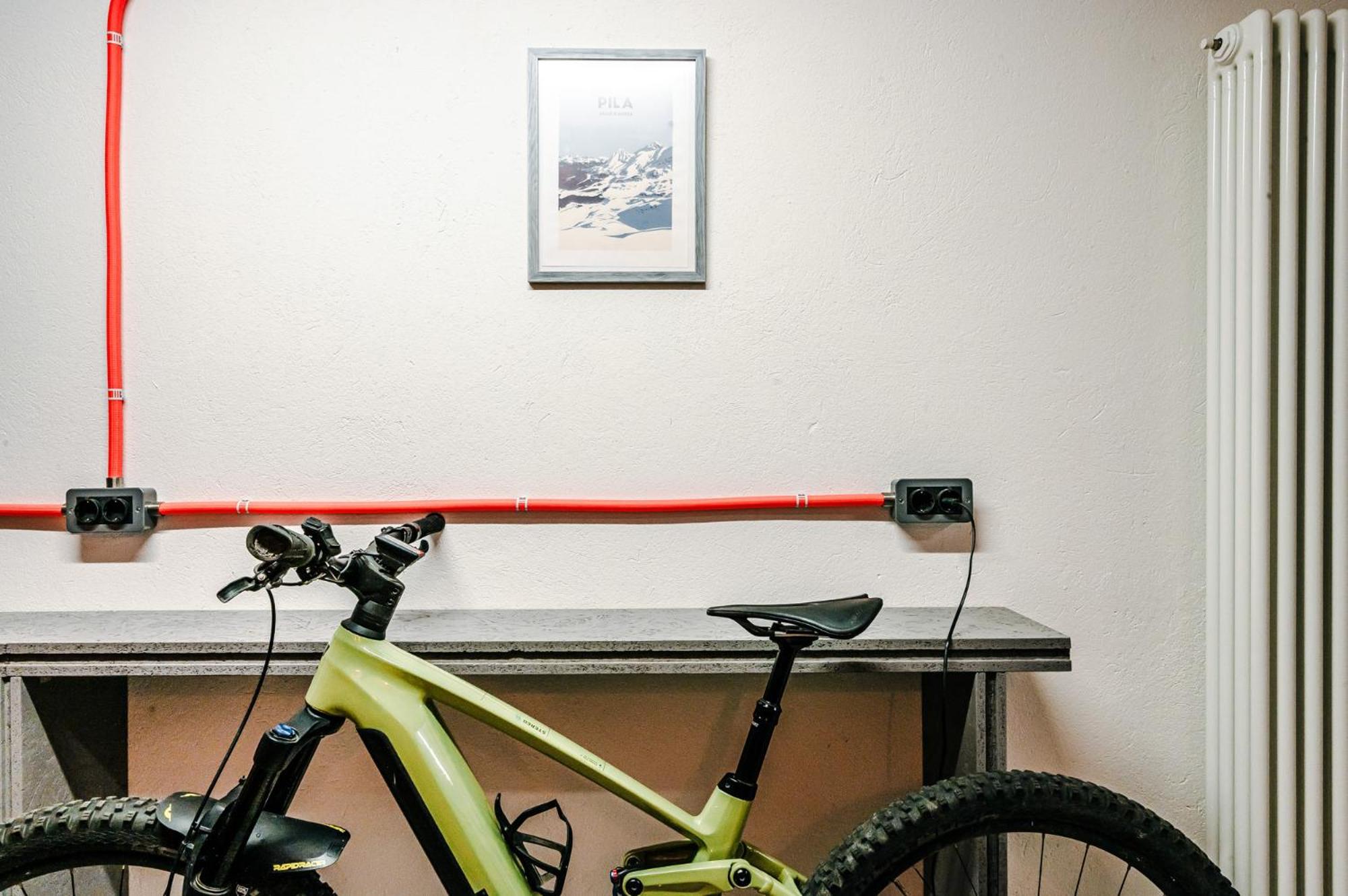 Le Lion Apartments - Bike & Ski Аоста Экстерьер фото